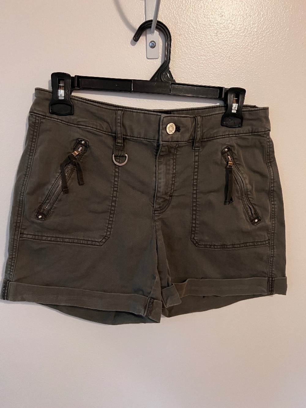 White House Black Market 4 ½” Mid Rise Shorts - Green - Size 4